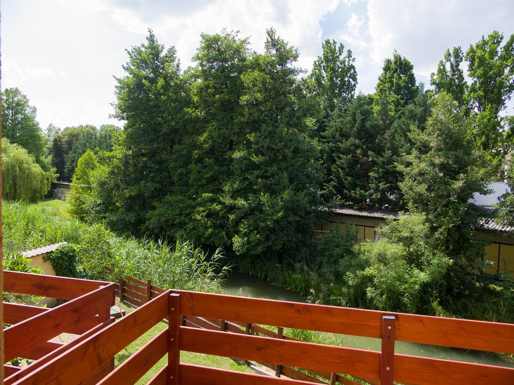 Aqua Apartman Gyula Habitación foto