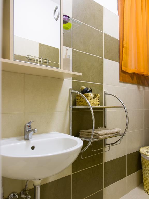 Aqua Apartman Gyula Habitación foto
