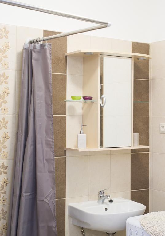 Aqua Apartman Gyula Habitación foto